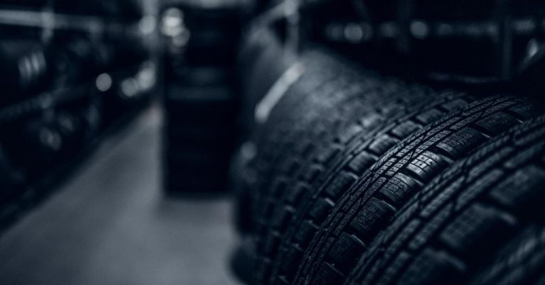Read more about the article Everything You Need to Know About Buying Fuel-Efficient Tyres for Trucks